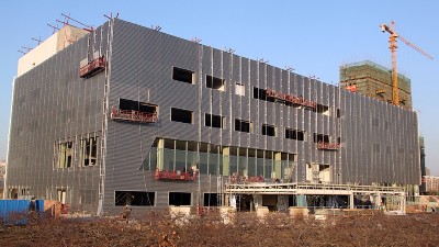 尊龙凯时行业百科：建造钢结构厂房选址也很关键